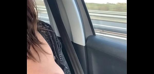  Ava Moore - Amatrice française suce un routier dans sa cabine - PORNO REALITE
